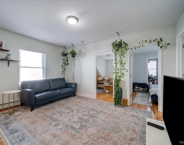 82 Broadway - Photo Thumbnail 6