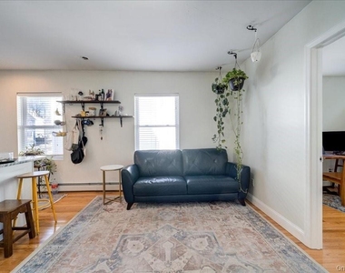 82 Broadway - Photo Thumbnail 8