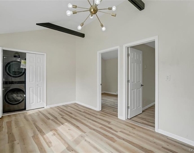 246 Orchard Drive - Photo Thumbnail 11
