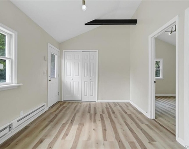 246 Orchard Drive - Photo Thumbnail 9