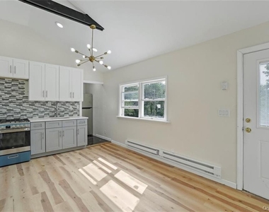 246 Orchard Drive - Photo Thumbnail 3