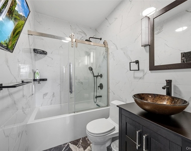 3404 Mohegan Avenue - Photo Thumbnail 17
