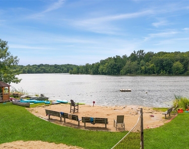 3404 Mohegan Avenue - Photo Thumbnail 26