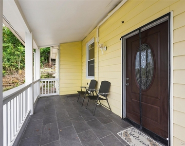3404 Mohegan Avenue - Photo Thumbnail 4