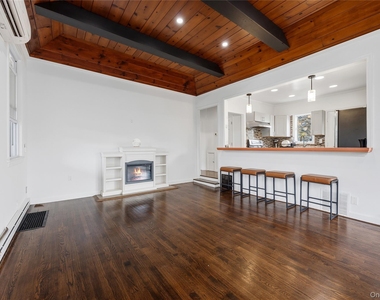 3404 Mohegan Avenue - Photo Thumbnail 8
