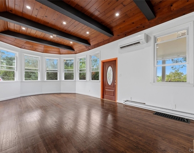 3404 Mohegan Avenue - Photo Thumbnail 6