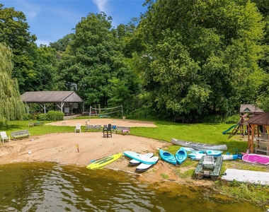 3404 Mohegan Avenue - Photo Thumbnail 24