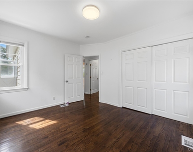 3404 Mohegan Avenue - Photo Thumbnail 19