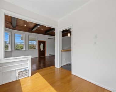 3404 Mohegan Avenue - Photo Thumbnail 11