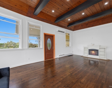 3404 Mohegan Avenue - Photo Thumbnail 7