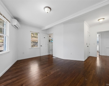 3404 Mohegan Avenue - Photo Thumbnail 16