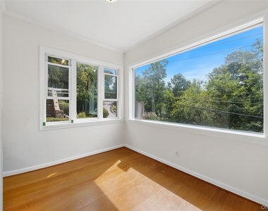 3404 Mohegan Avenue - Photo Thumbnail 10
