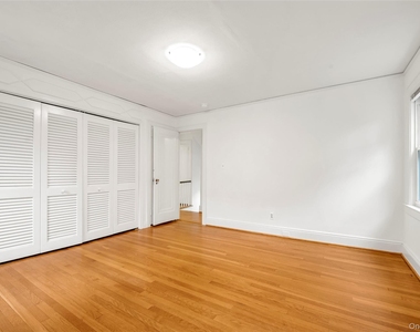 138 Hillcrest Avenue - Photo Thumbnail 10