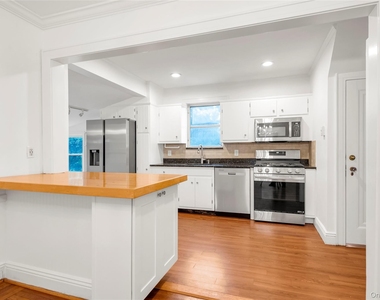 138 Hillcrest Avenue - Photo Thumbnail 5