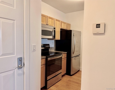 543 Main Street - Photo Thumbnail 10