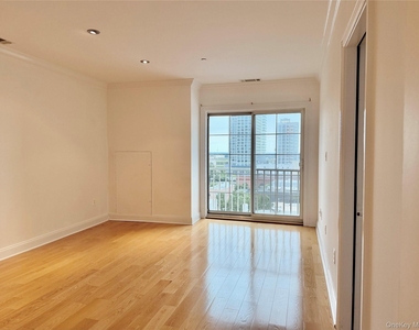 543 Main Street - Photo Thumbnail 8