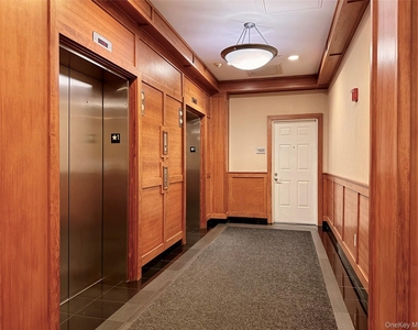 543 Main Street - Photo Thumbnail 4