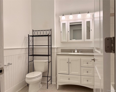 543 Main Street - Photo Thumbnail 16