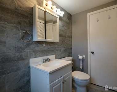 48 Buchanan Avenue - Photo Thumbnail 10