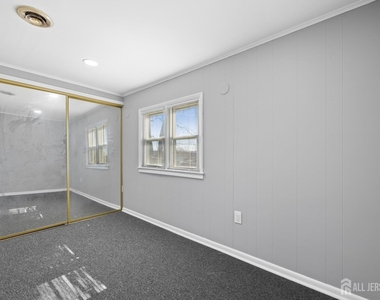 48 Buchanan Avenue - Photo Thumbnail 13