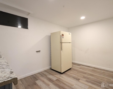 48 Buchanan Avenue - Photo Thumbnail 23
