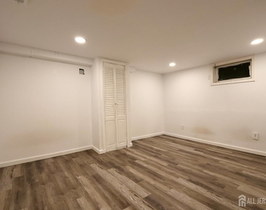 48 Buchanan Avenue - Photo Thumbnail 21
