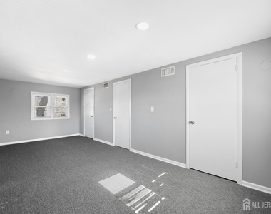 48 Buchanan Avenue - Photo Thumbnail 16