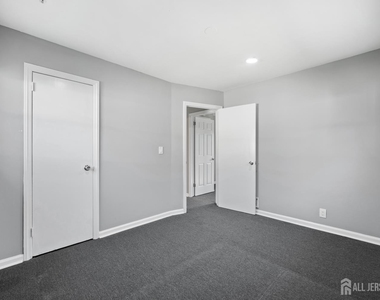48 Buchanan Avenue - Photo Thumbnail 9
