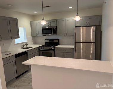 6 Lackland Avenue - Photo Thumbnail 10