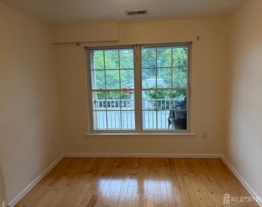 6 Lackland Avenue - Photo Thumbnail 5