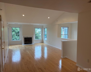 6 Lackland Avenue - Photo Thumbnail 6