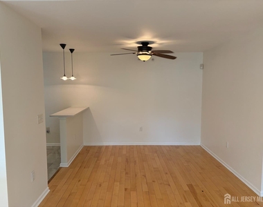 6 Lackland Avenue - Photo Thumbnail 9