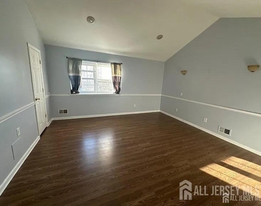 5 Hannah Drive - Photo Thumbnail 3