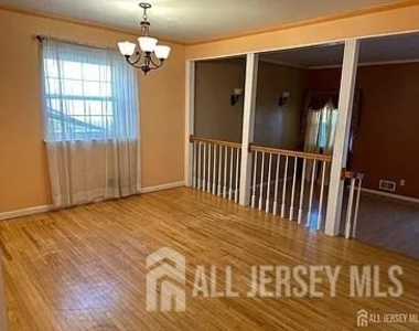 5 Hannah Drive - Photo Thumbnail 1
