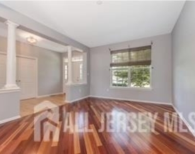42 Pony Lane - Photo Thumbnail 3