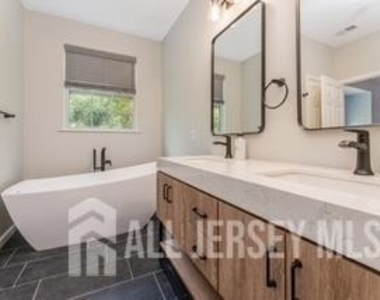 42 Pony Lane - Photo Thumbnail 5
