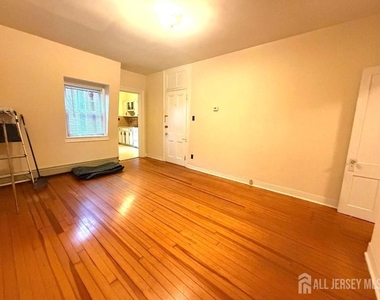 207 Woodbridge Avenue - Photo Thumbnail 1