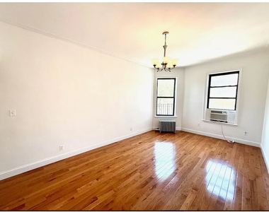 51 7th Avenue S - Photo Thumbnail 2