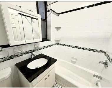 51 7th Avenue S - Photo Thumbnail 9
