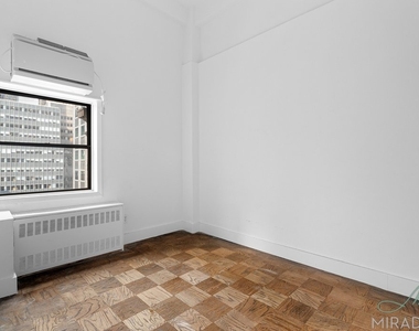132 E 45th Street - Photo Thumbnail 5