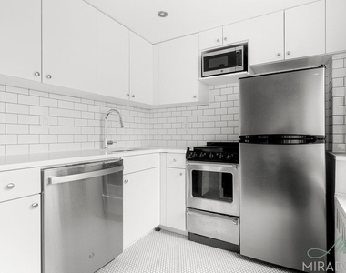 132 E 45th Street - Photo Thumbnail 2