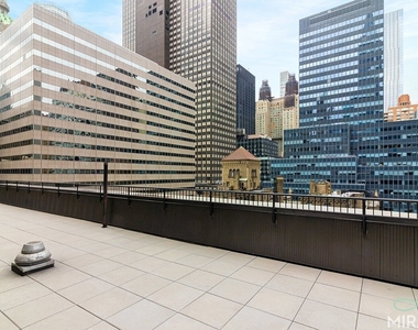 132 E 45th Street - Photo Thumbnail 16
