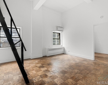 132 E 45th Street - Photo Thumbnail 1