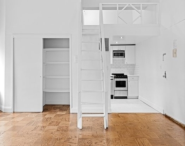 132 E 45th Street - Photo Thumbnail 12