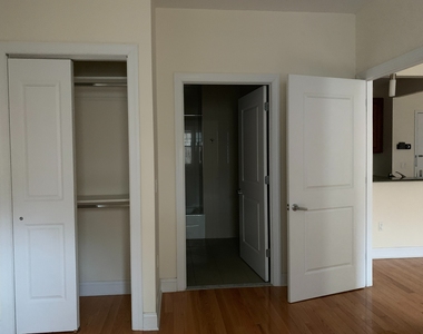 101 Clinton Street - Photo Thumbnail 7