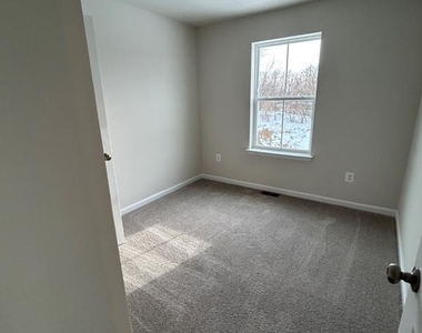 113 Kincade Court - Photo Thumbnail 12