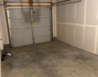 113 Kincade Court - Photo Thumbnail 17