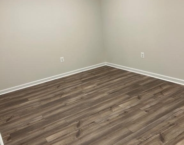 113 Kincade Court - Photo Thumbnail 15