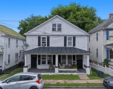 730 W John Street - Photo Thumbnail 2