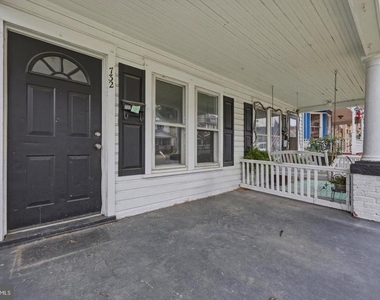 730 W John Street - Photo Thumbnail 8